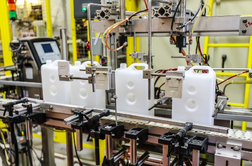 Lomont-Molding_Iowa_Core-Competencies_Blow-Molding_home-updated