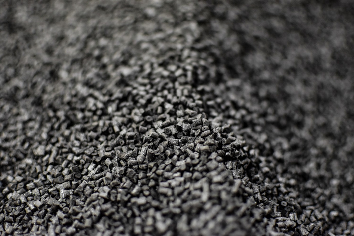 Lomont-Molding_Iowa_Core-Competencies_Injection-Molding_Material-Variety Lomont-Molding_Iowa_Core-Competencies_Injection-Molding_Material-Variety