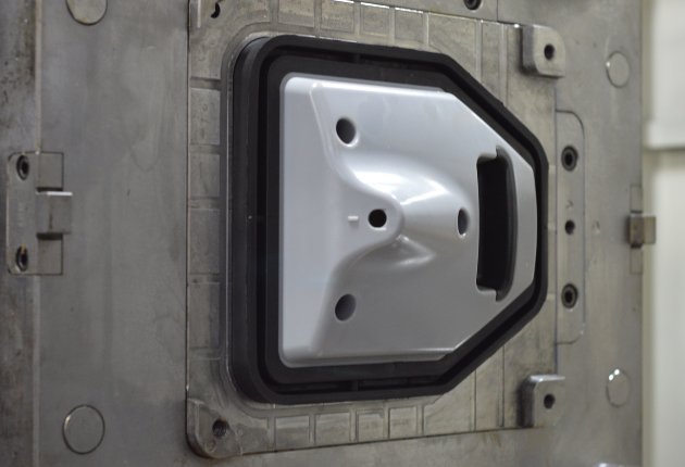 Lomont-Molding_Iowa_Core-Competencies_Over-Molding_main-updated Lomont-Molding_Iowa_Core-Competencies_Over-Molding_main-updated