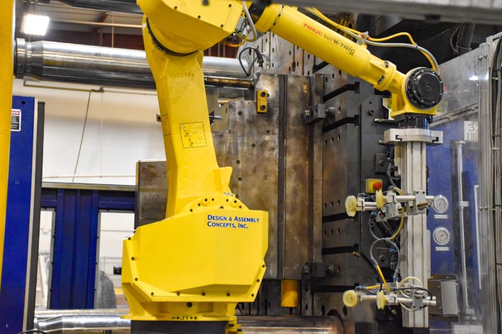 Lomont-Molding_Iowa_Expertise_Manufacturing-Services_Scalable-Manufacturing-Capacity Lomont-Molding_Iowa_Expertise_Manufacturing-Services_Scalable-Manufacturing-Capacity